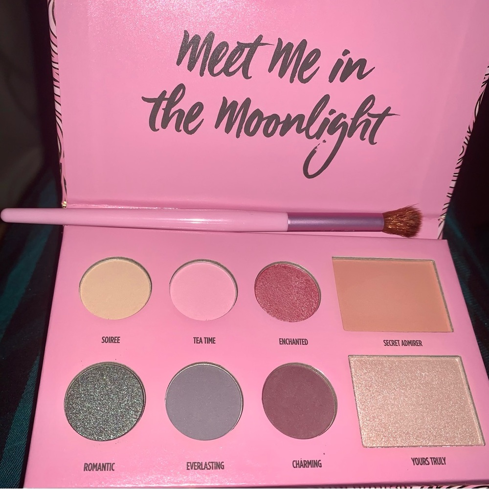 ULTA Beauty ✨ Meet Me In The MoonLight Eyeshadow Palette🎨 With Brush Included❣️